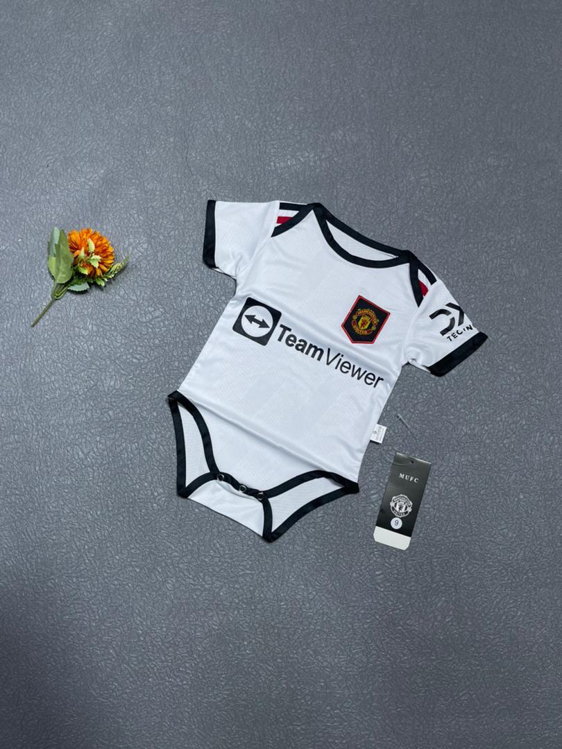 Manchester United 22/23 Away kit for Infants.