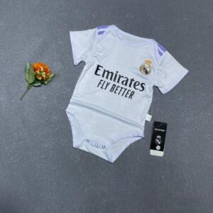 Real Madrid 22/23 Home kit for Infants.