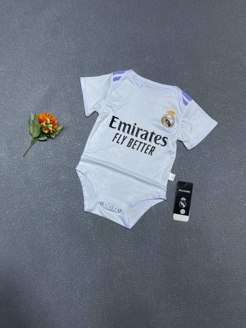 Real Madrid 22/23 Home kit for Infants.