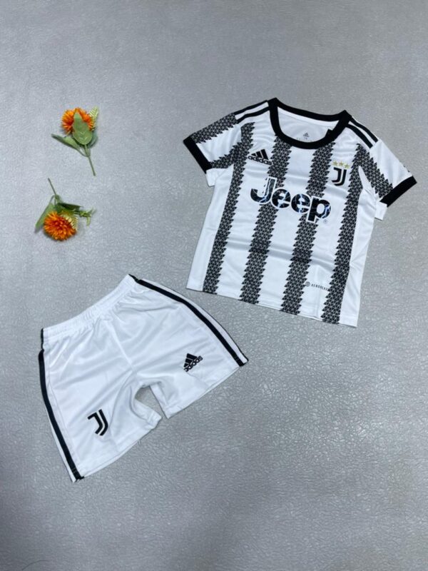 Juventus Home kit for kids 22/23