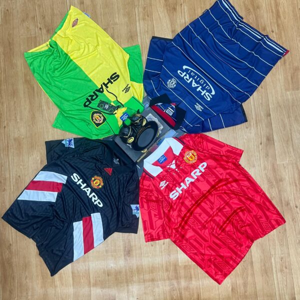 Mancjester United Retro Kit